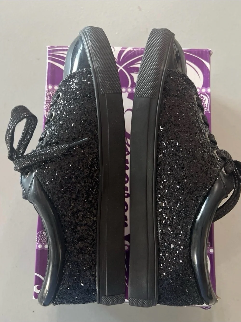 Women’s Black Glitter & Patent Lace-Up Sneakers Shoes Size 6